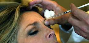 Botox-Injektionen in die Stirn